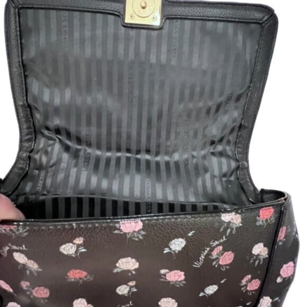 Victoria's Secret Crossbody Shoulder Bag Gold Chain Black Ditsy Floral Magnetic - Picture 6 of 10